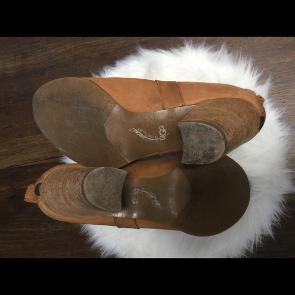 Ugg short boots Chestnut color size 9 - Picture 7 of 9